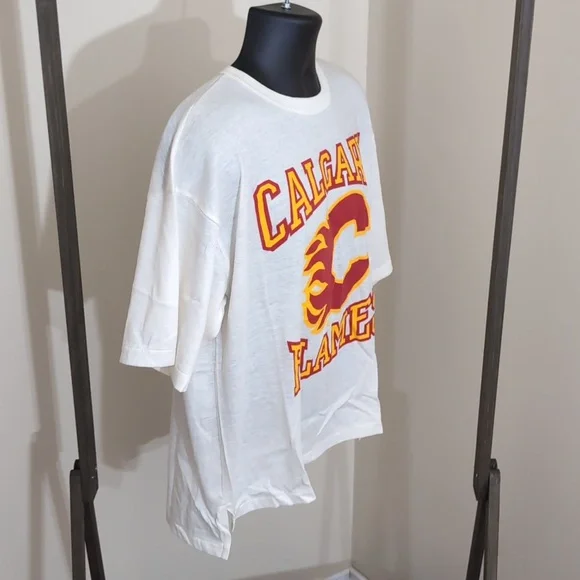 Softwear| NWT NHL Vintage Calgary Flames White Short Sleeved T-shirt Cropped - Picture 7 of 14